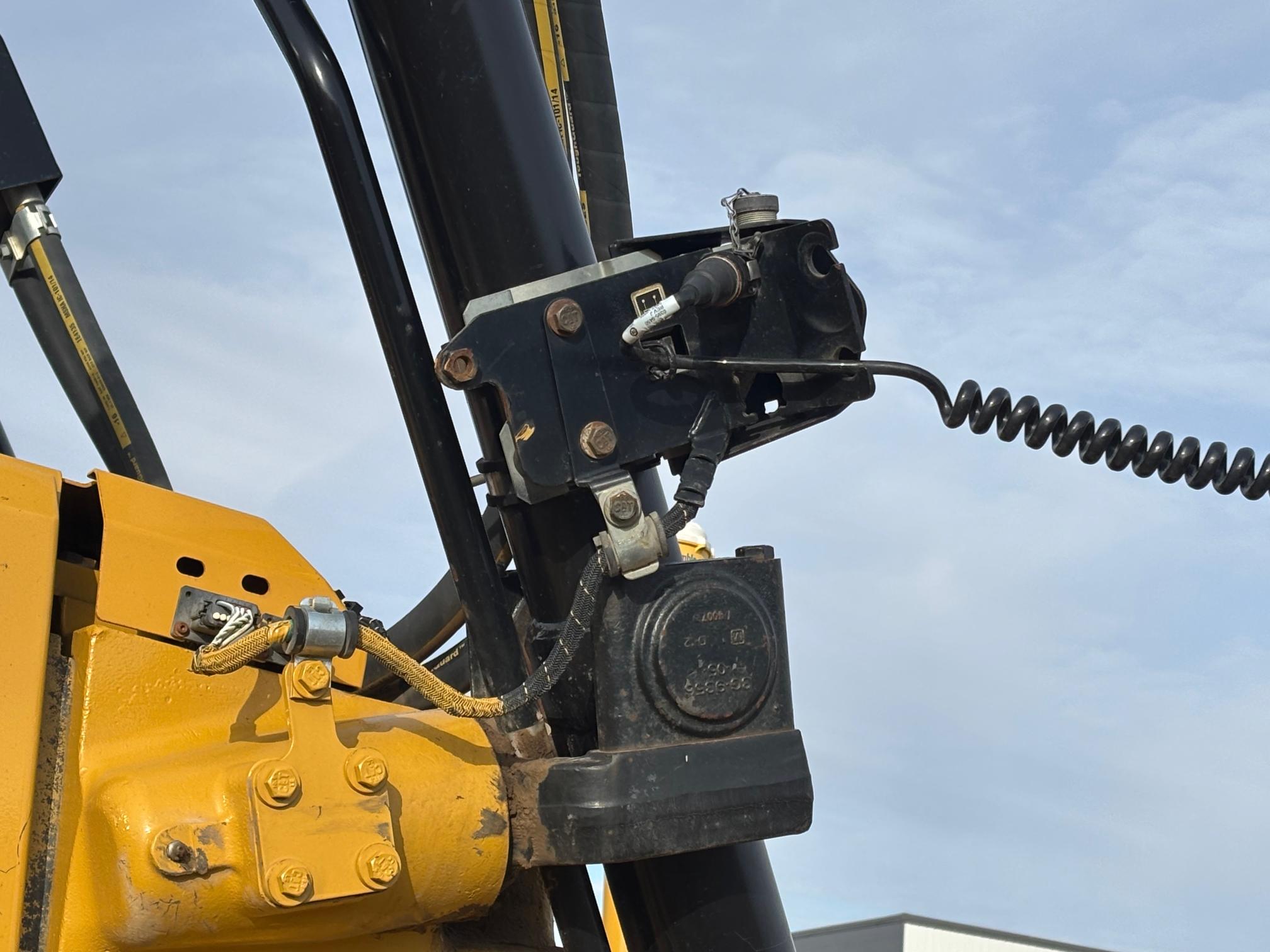 2014 CATERPILLAR D6T - Image 26